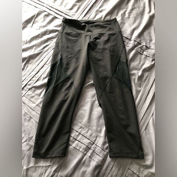 Old Navy Activewear athletic Capri Leggings - Picture 1 of 4